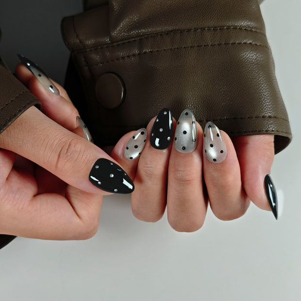 Monochrome Dots