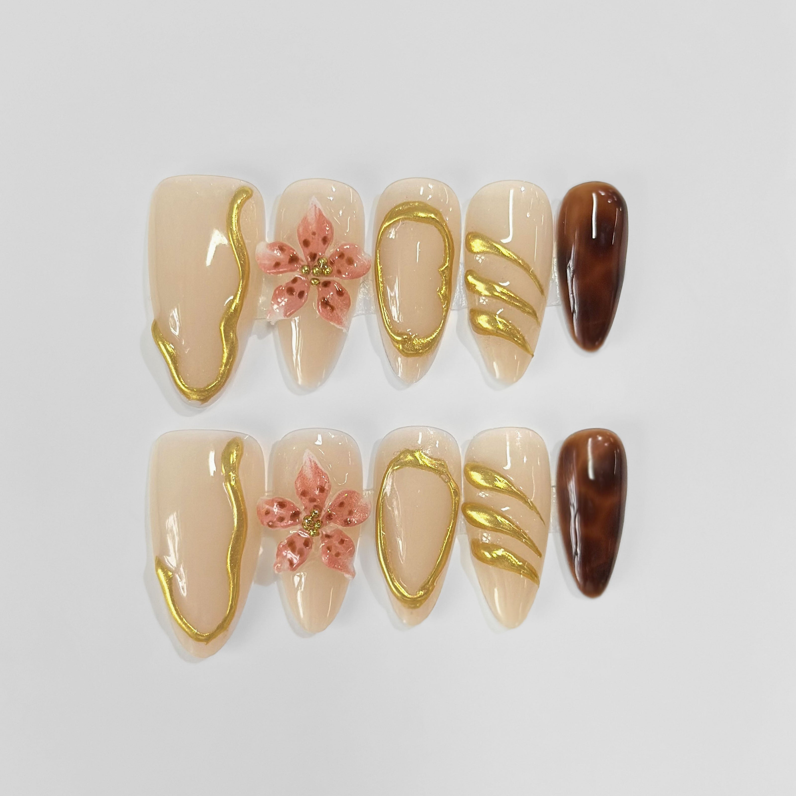 Gilt Petal Echo