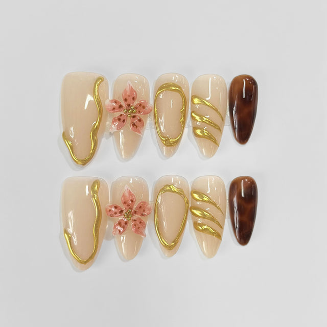 Gilt Petal Echo